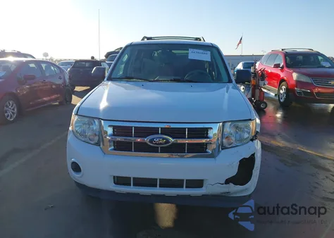 2012 Ford Escape Xls z USA, uszkodzony, nr VIN 1FMCU0C79CKB33807